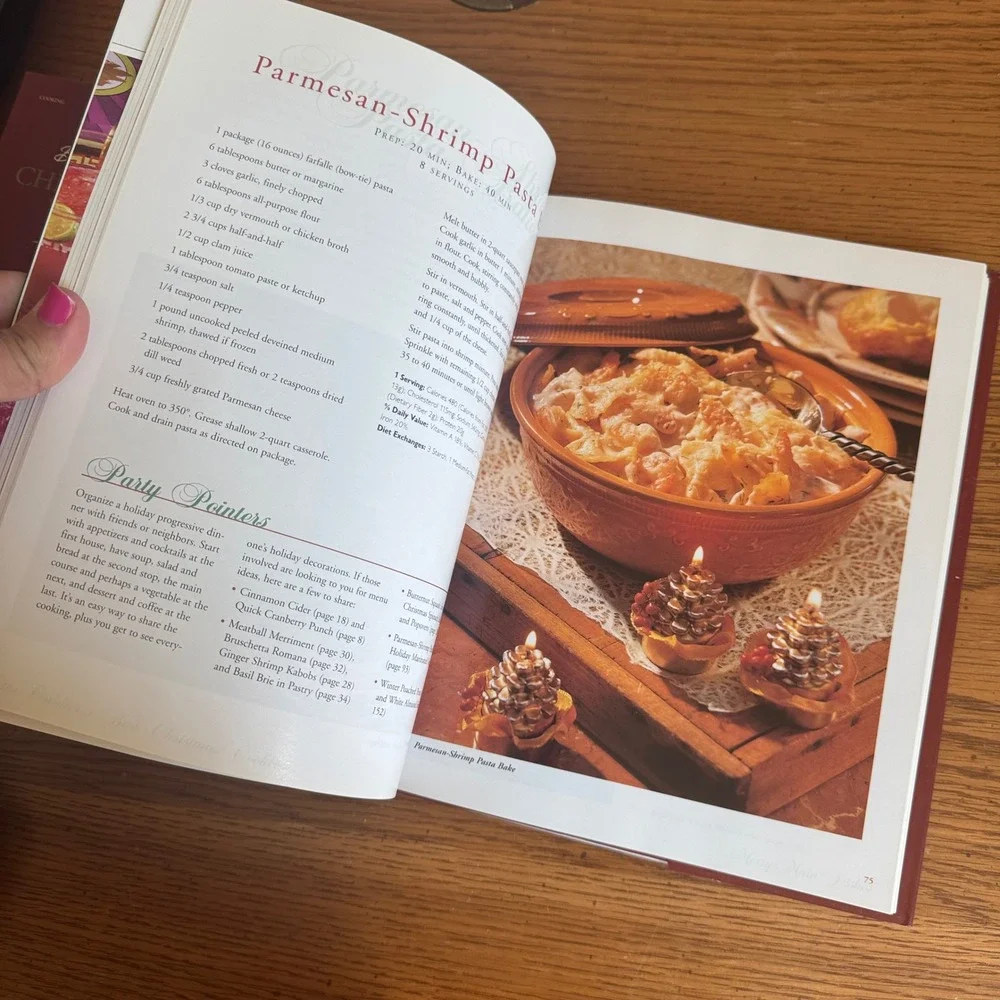 Betty Crocker's‎ Best Christmas Cookbook Hardcover Holiday Recipes 1999 Edition
